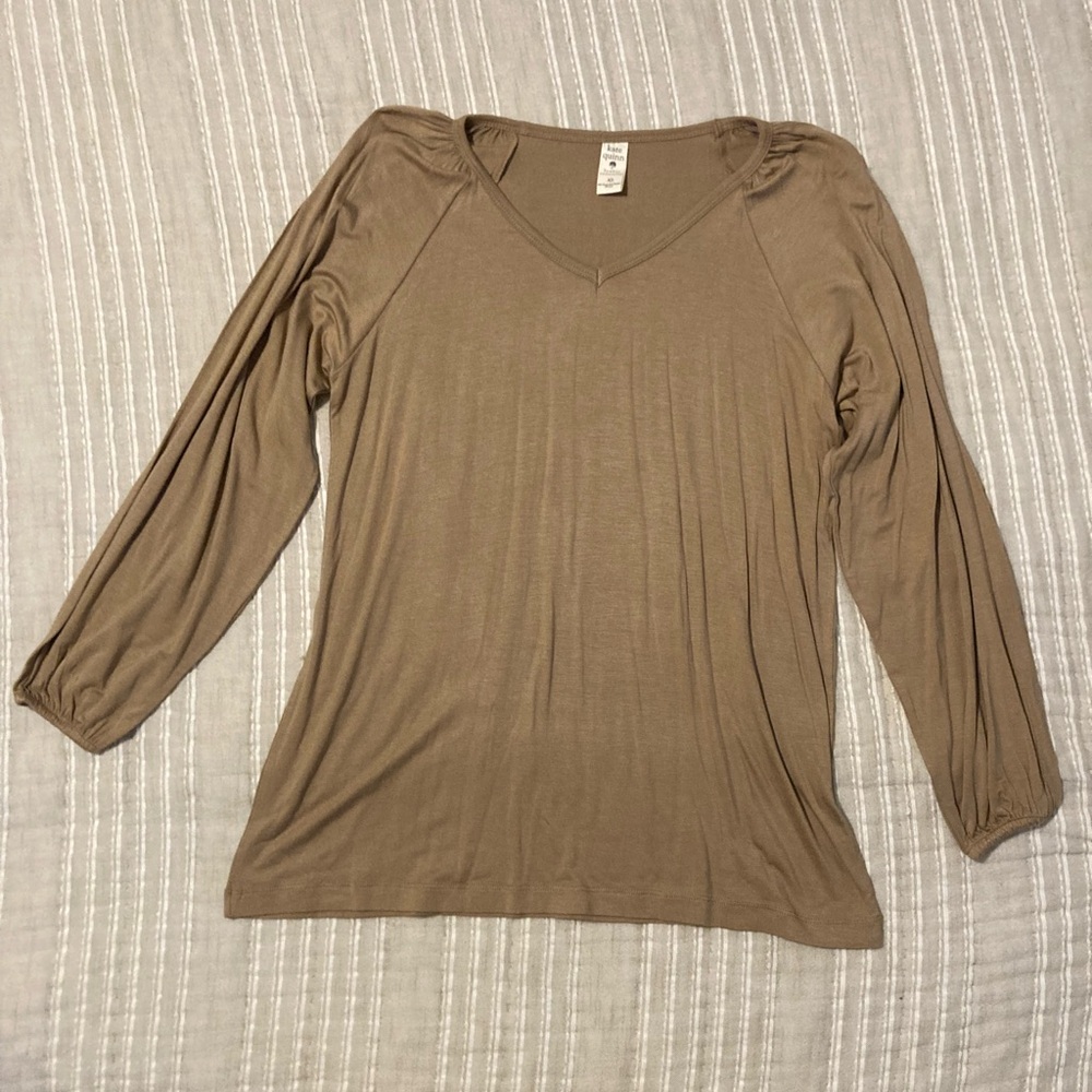 Kate Quinn bamboo top